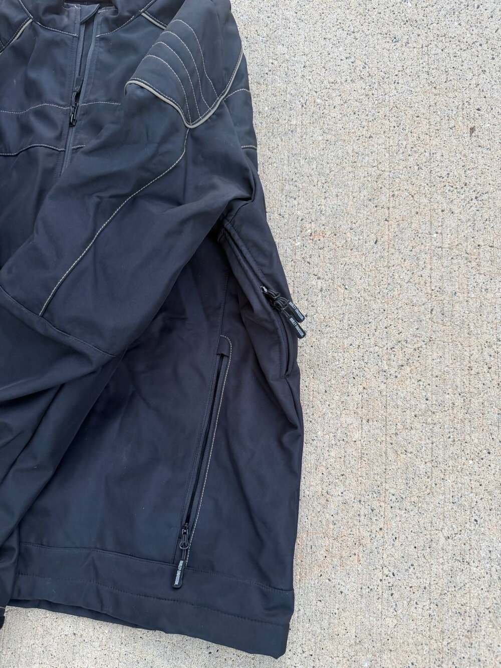 Harley-Davidson Black Soft Shell Motorcycle Riding Jacket with Pink Lettering - Picture 5 of 9